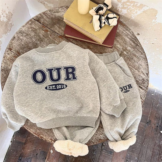 Conjunto de Sudadera y Pantalón Infantil Estilo Moderno para Otoño e Invierno - Image 13