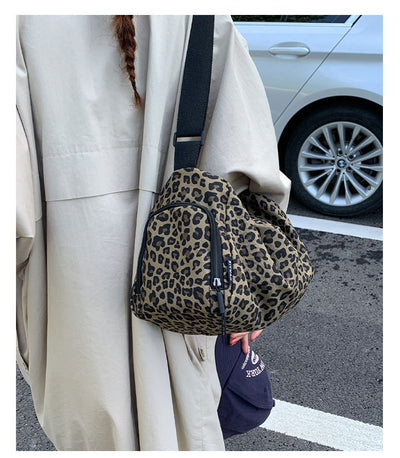 Bolso Mensajero Deportivo Estampado Leopardo Gran Capacidad - Image 33