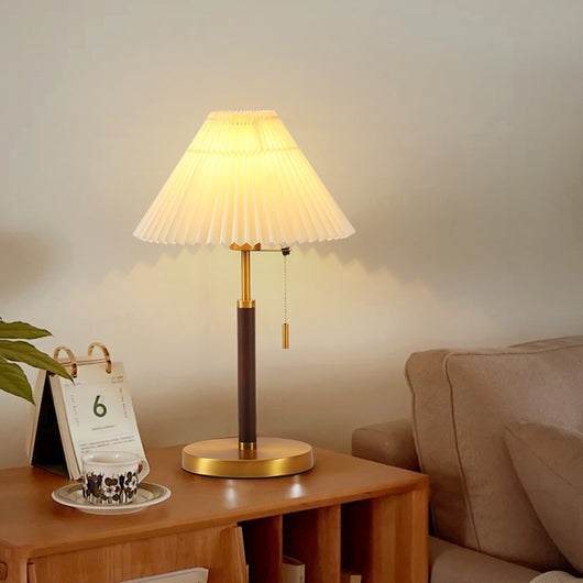 Lámpara de Pie Vintage con Pliegues - Iluminación Elegante de Diseño Retro - Image 4