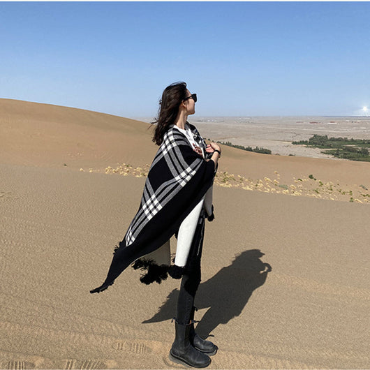 Chaqueta Tipo Cape con Bufanda Cuadrada de Lana Tejida - Image 7