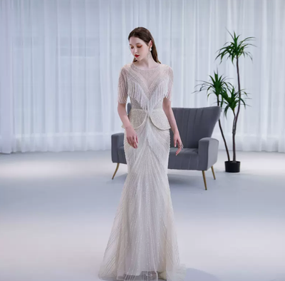 Vestido de Noche Elegante con Cola Sirena y Detalles de Borlas - Image 5
