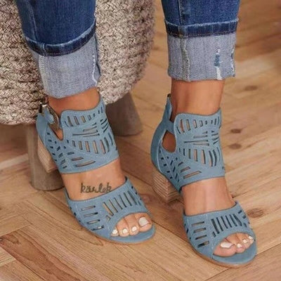 Sandalias de Tacón Tallado con Calados Decorativos - Image 9