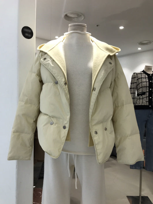 Abrigo Térmico Acolchado con Capucha y Diseño Superpuesto - Image 16