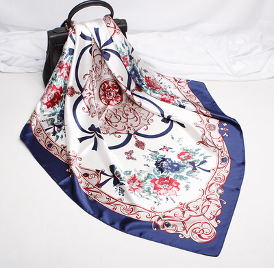 Pañuelo de Seda Estampado Cuadrado - Image 17