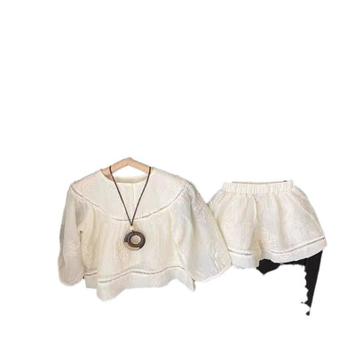 Conjunto de Dos Piezas Infantil: Blusa y Culotte en Tono Damasco Premium - Image 5