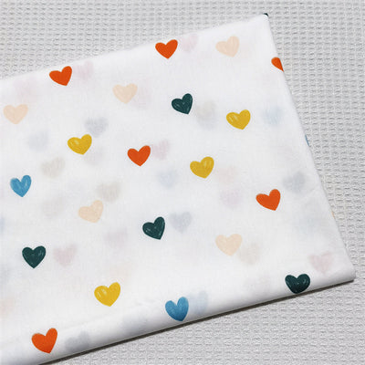 Tela de Algodón Twill con Diseño Geométrico de Corazones, Líneas y Lunares - Image 13