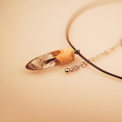 Collar Colgante de Resina con Registro de Regalos Creativos - Image 3