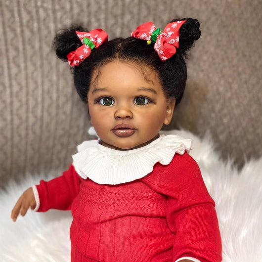 Muñeca Realista de Tez Oscura con Outfit Rojo de Manga Larga - Image 5