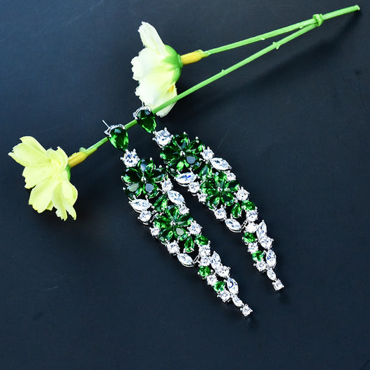 Aretes Largos de Flores con Borlas Elegantes - Image 4