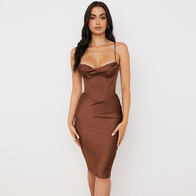 Vestido Satinado Elegante de Largo Medio con Detalle Cruzado - Image 4