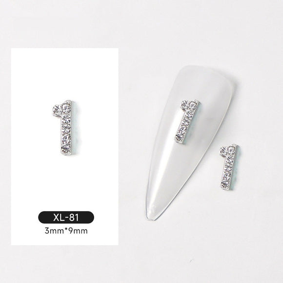 Decoraciones de Uñas de Diamante Brillante en Aleación Plateada