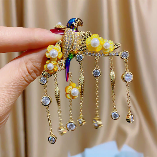 Broche de Lujo con Rama y Borlas