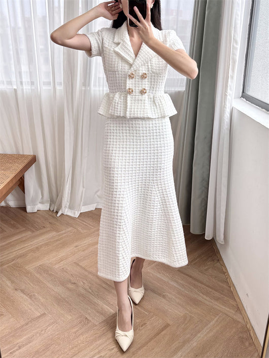 Vestido Tejido Blanco Puro Cuello V con Detalle Hueco - Elegancia Dignificada - Image 11
