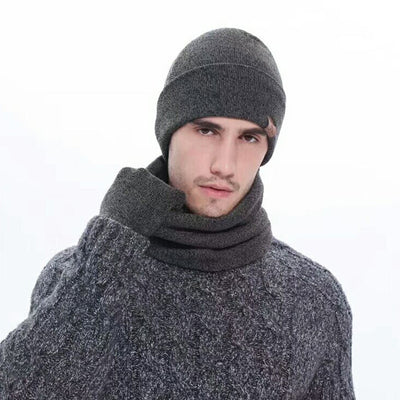 Conjunto Elegante para Hombre: Gorro Cálido y Traje de Terciopelo Premium - Image 3