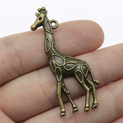 Colgante Jirafa de Aleación de Zinc Antiguo – Accesorio Animal Adorable
