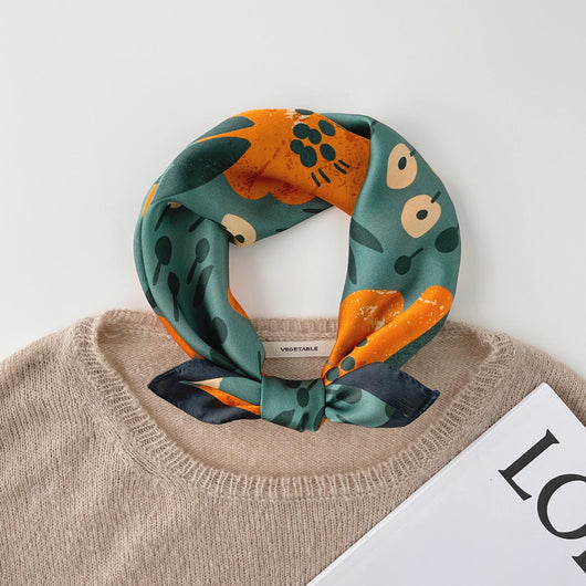 Pañuelo de Seda Estampado Floral Cuadrado Pequeño - Image 10