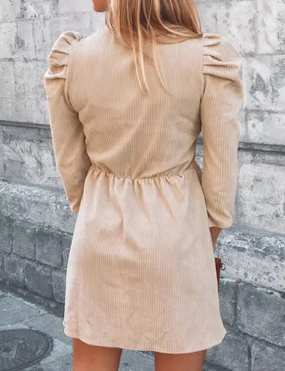Vestido Largo Cuello V con Volantes y Manga Larga en Colores Sólidos - Image 6