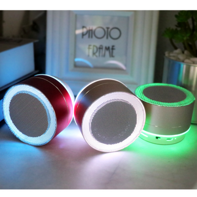 Parlante Bluetooth Portátil con Luces LED y Sonido Envolvente - Image 2