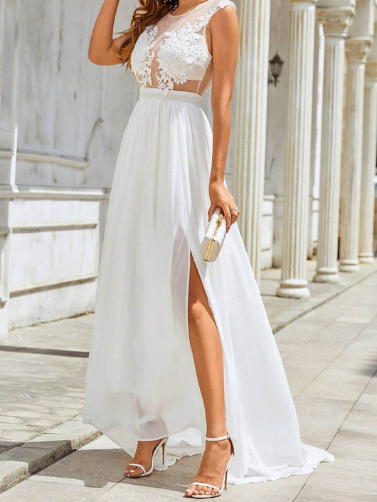 Vestido de Novia Elegante con Encaje Flotante y Vuelo Dramático - Image 7