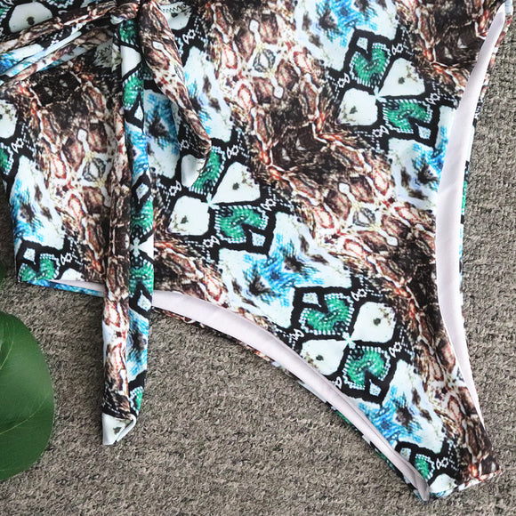Bikini Estampado de Serpiente con Espalda Descubierta