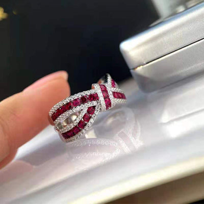 Anillo de Diamante con Lazo Tridimensional Ruby - Lujo Minimalista - Image 14