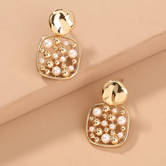 Aretes de Perla con Corte Cuadrado