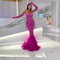 Vestido de Fiesta Sirena Ajustado con Plumas y Cola Voluminosa