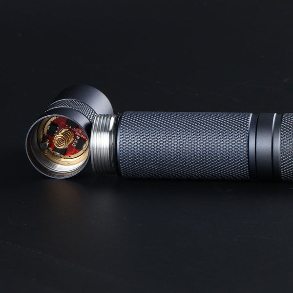 Linterna Táctica Convoy S2 SST20 - 18650 Recargable con Revestimiento de Separación Térmica