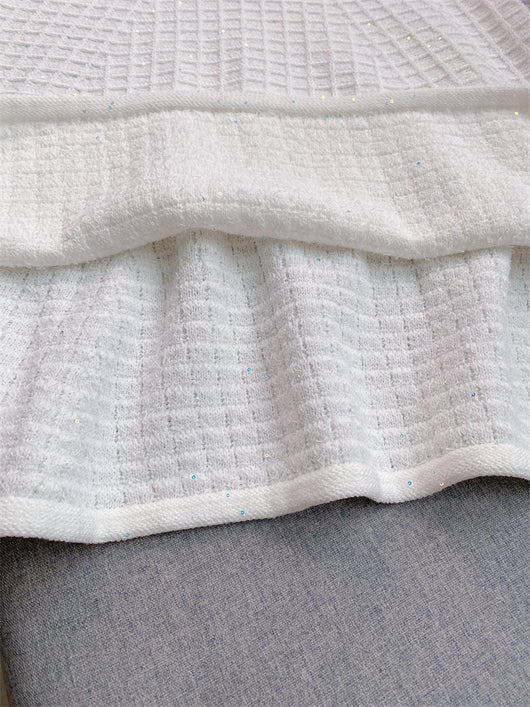 Vestido Tejido Blanco Puro Cuello V con Detalle Hueco - Elegancia Dignificada - Image 18