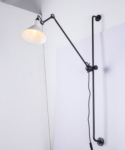 Lámpara de Pared Articulada con Protección Ocular y Enchufe - Image 20