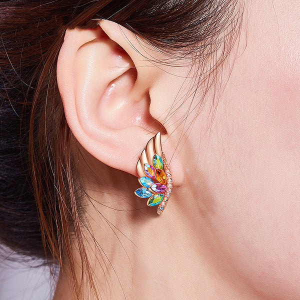 Aretes de Ala Minimalista - Diseño Versátil y Elegante