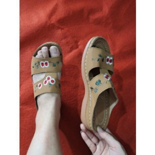 Sandalias Cuña Talla Grande para Mujer - Diseño Floral Abierto con Correa T - Image 11