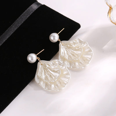 Aretes Elegantes de Concha Nácar y Perla