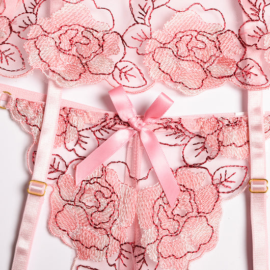Conjunto de Lencería Floral para Dama - Tres Piezas - Image 9