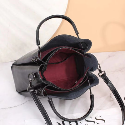 Bolso Bandolera de Cuero para Mujer - Diseño Versátil y Portátil - Image 4