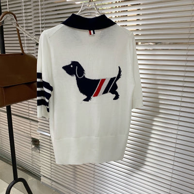 Polo Manga Corta con Patrón de Rayas Finas y Diseño de Perro Salchicha - Image 15