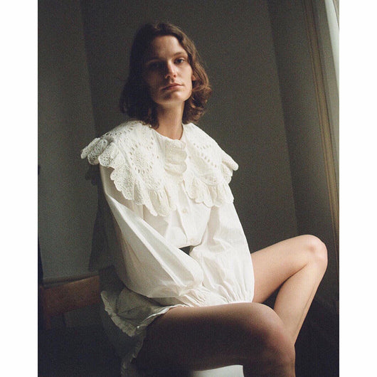 Camisa Blanca de Lino con Solapa Ancha y Bordado Retro de Loto Calado - Image 21