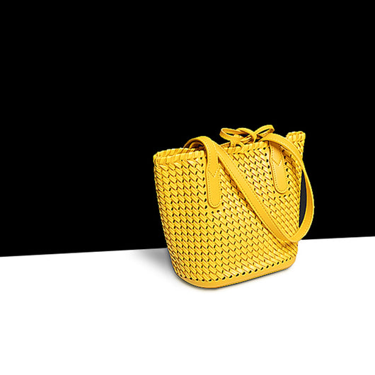 Bolsa Tote Tejida con Diseño Exclusivo y Detalles Calados - Image 9