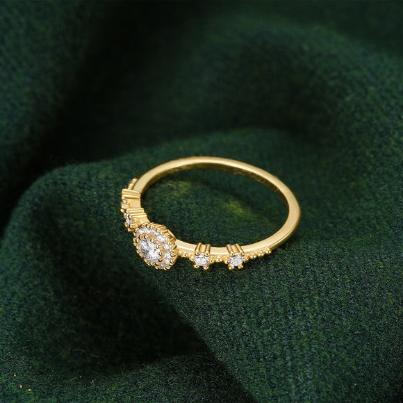 Anillo de Plata 925 con Cristales Incrustados - Diseño Europeo Romántico para Propuesta