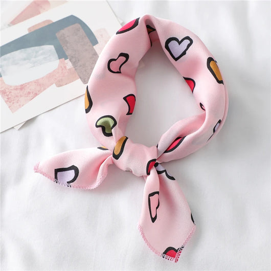 Pañuelo de Seda Estampado Corazones - Foulard Cuadrado Multiuso para Mujer - Image 7