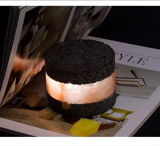 Lámpara Nocturna LED con Carga por Inducción y Diseño en Piedra Volcánica - Image 8