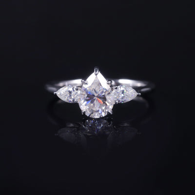 Anillo de Plata 925 con Moissanita en Diseño Gota de Agua