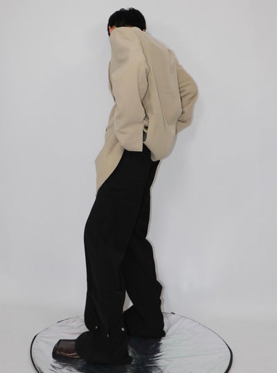 Blazer Ejecutivo con Hombreras Acolchadas y Detalles Metálicos - Image 13