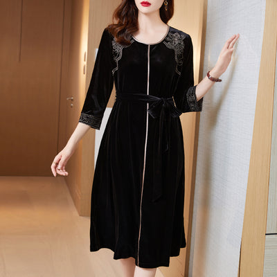 Vestido de Terciopelo Dorado para Otoño e Invierno - Image 5