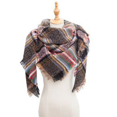 Chal Triangular Escocés para Otoño e Invierno - Amplio y Versátil - Image 20