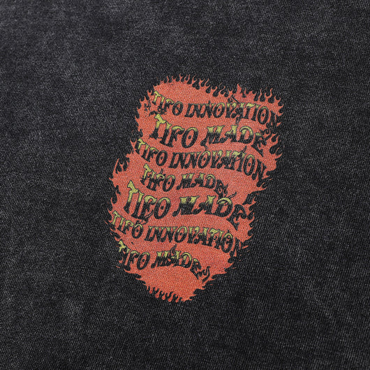 Playera de Manga Larga con Estampado de Dados en Llamas para Hombre - Image 3