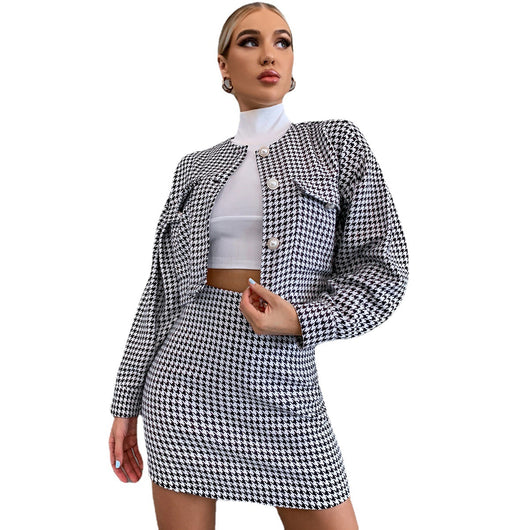 Traje Ejecutivo Ajustado de Dos Piezas - Chaqueta y Top Ceñido Sexy - Image 5