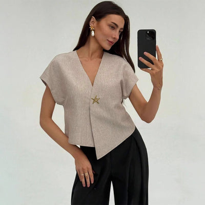 Blusa Elegante Cuello V con Cintura Marcada y Hombros Amplios