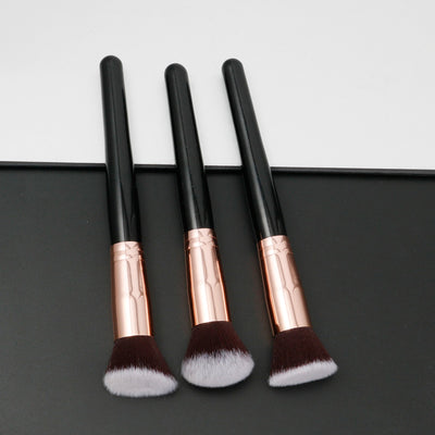 Set de 3 Brochas de Maquillaje Portátiles con Cabezal Plano Biselado - Image 7