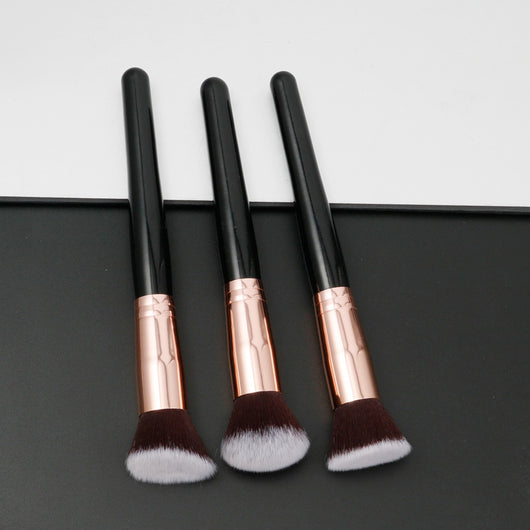 Set de 3 Brochas de Maquillaje Portátiles con Cabezal Plano Biselado - Image 7